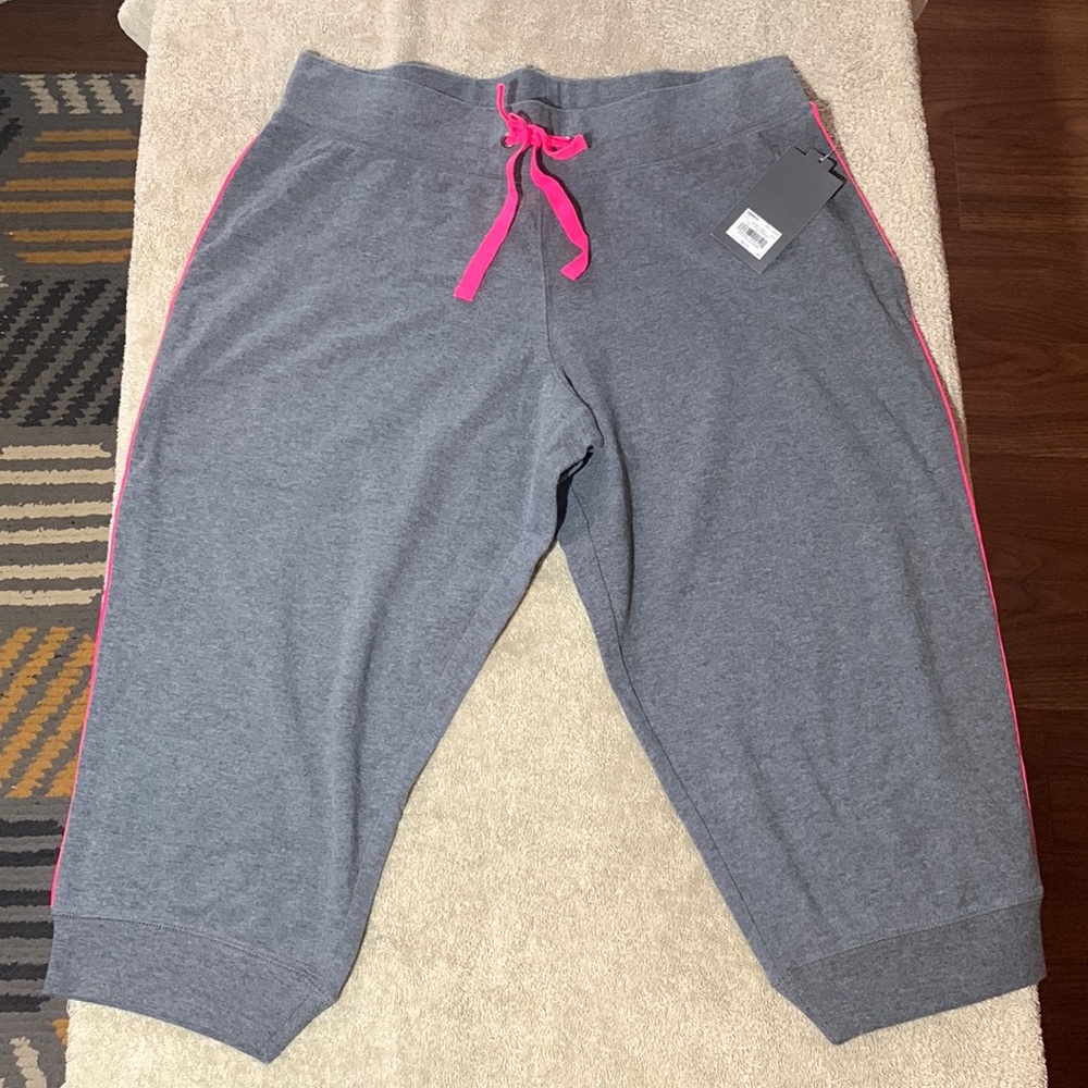 New - Women’s Capri Pant with Pink Stripe on side - Kohl’s - Large